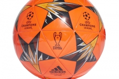 BALÓN CAPITANO UCL FINALE KIEV